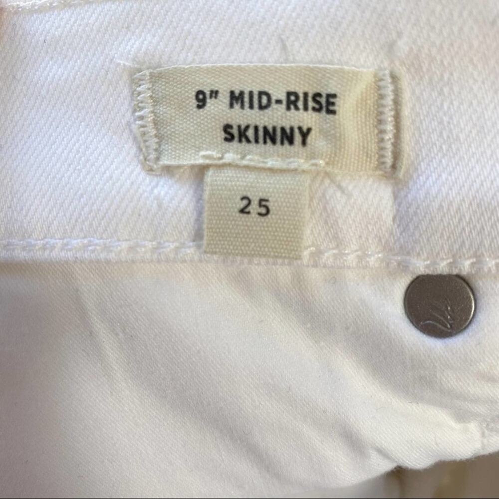Madewell 9” Mid-Rise Skinny White Raw Hem Jeans - Picture 7 of 8